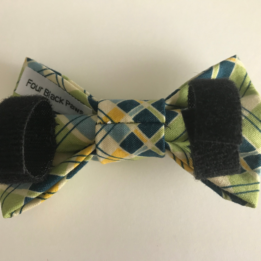 Dog/Cat Bow Tie Plaid Yellow/Blue/Green Velcro - Picture 7 of 7